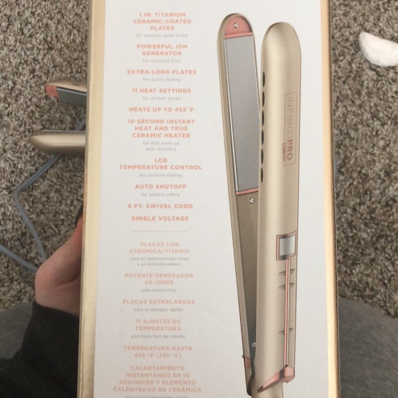 Infiniti Pro hair straightener by Conair - Picture 2 of 4